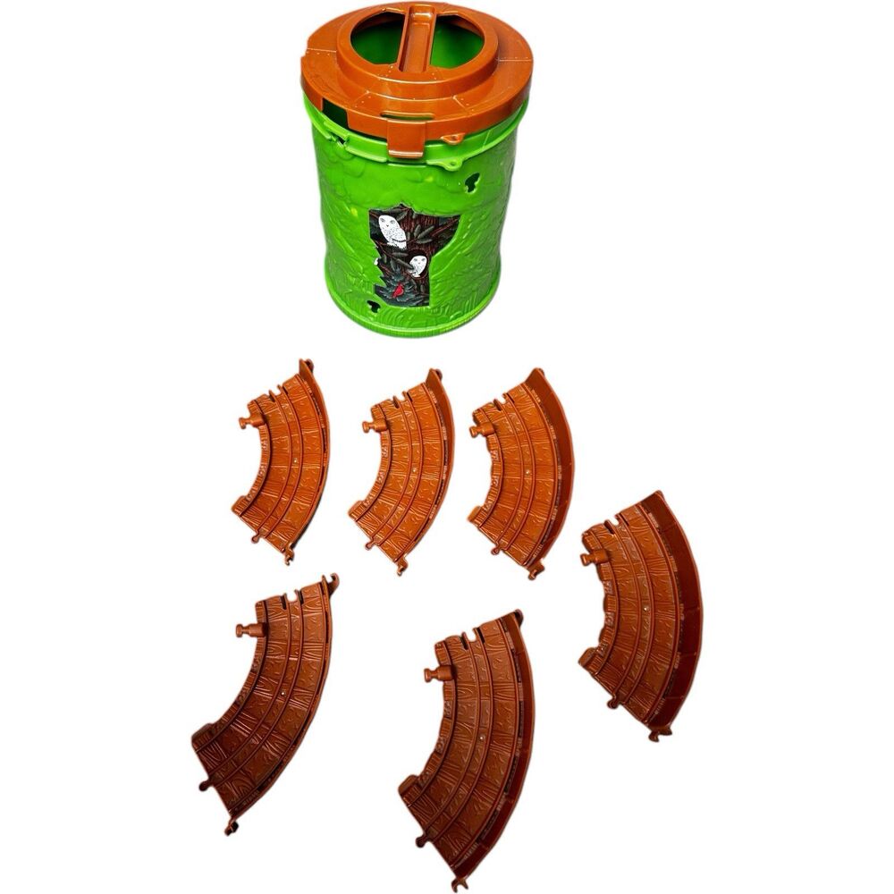 Thomas Train Take & Play Spiral Owl Tower 6 Tracks Green Stacking Canister 2014